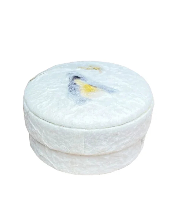 TH069 Round box with bougainvillea leaf