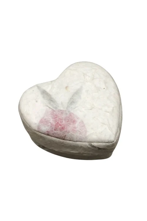 TH266 Heartshape box with flowerpaper