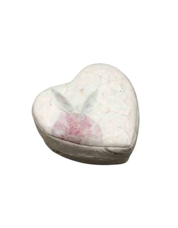 TH266 Heartshape box with flowerpaper
