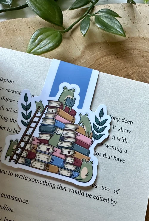 Froggie Book Stack Magnetic Bookmark