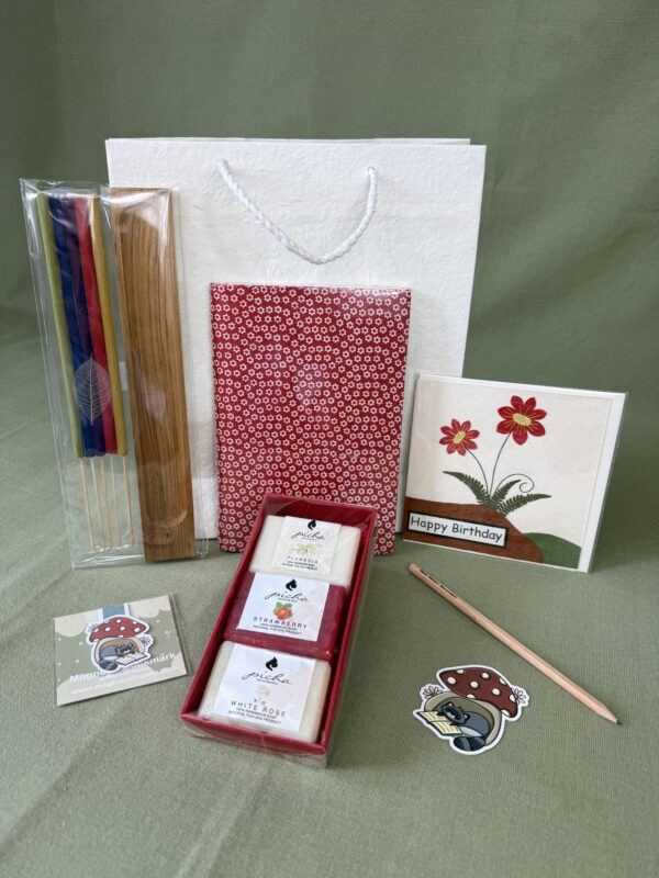 IMG_4958 Birthday Little Treasures No. 01 – Red Floral Stationery Set