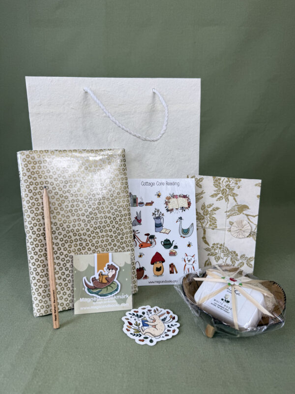 Little Treasures No. 07 – Cottage Reading & Relaxation Set