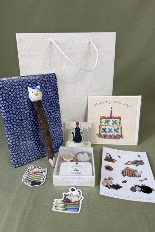 Birthday Little Treasures No. 08 – Cats, Books & Joy Gift Set