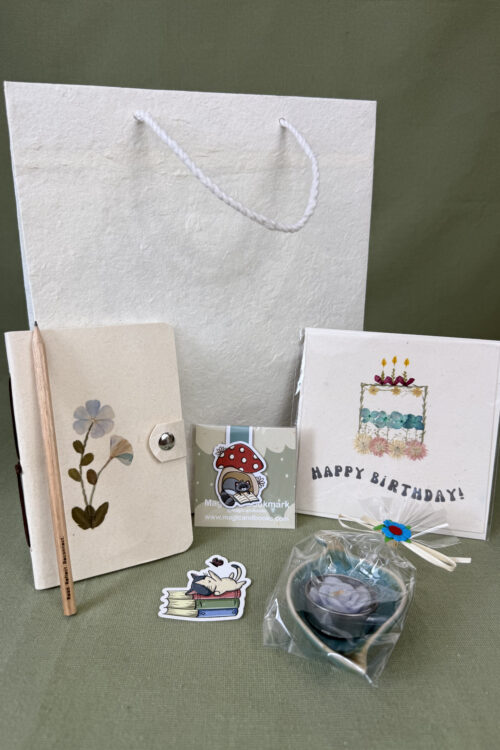 Birthday Little Treasures No. 09 – Pressed Flowers & Reading Gift Set