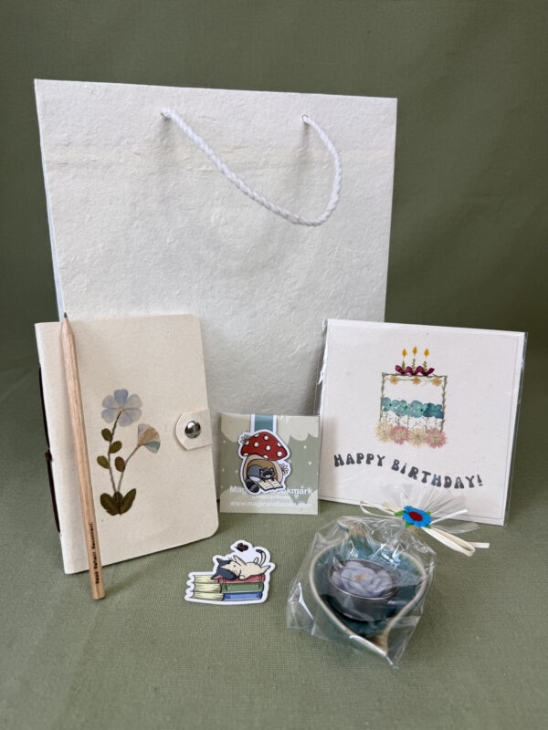 Birthday Little Treasures No. 09 – Pressed Flowers & Reading Gift Set