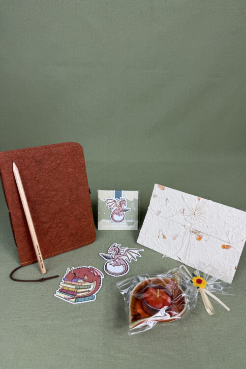 Little Treasures No. 15 – Dragons, Books & Warmth Gift Set
