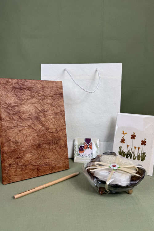Little Treasures No. 16 – Botanical Reading & Self-Care Set