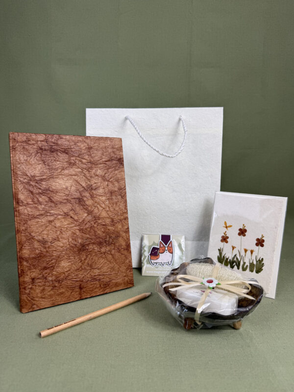 Little Treasures No. 16 – Botanical Reading & Self-Care Set