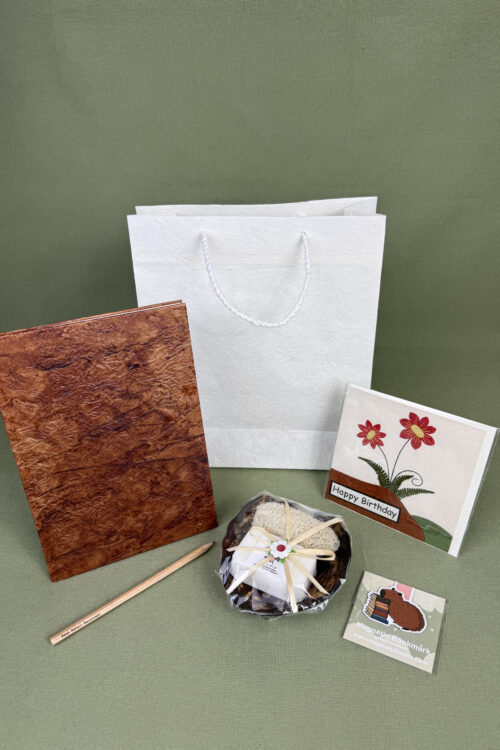 Birthday Little Treasures No. 18 – Botanical Writing & Self-Care Set