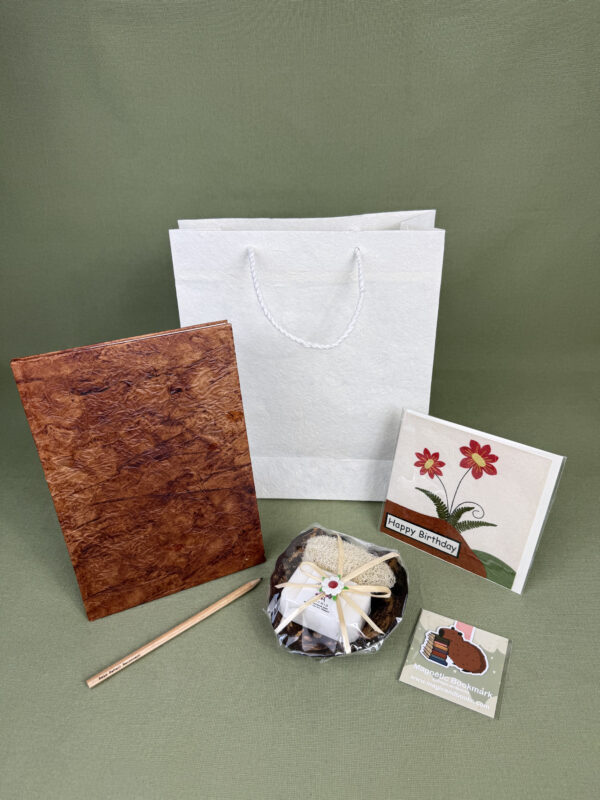 Birthday Little Treasures No. 18 – Botanical Writing & Self-Care Set