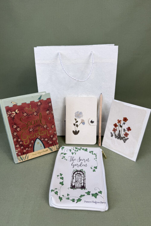 Little Treasures No. 23 – The Secret Garden Reading & Writing Set