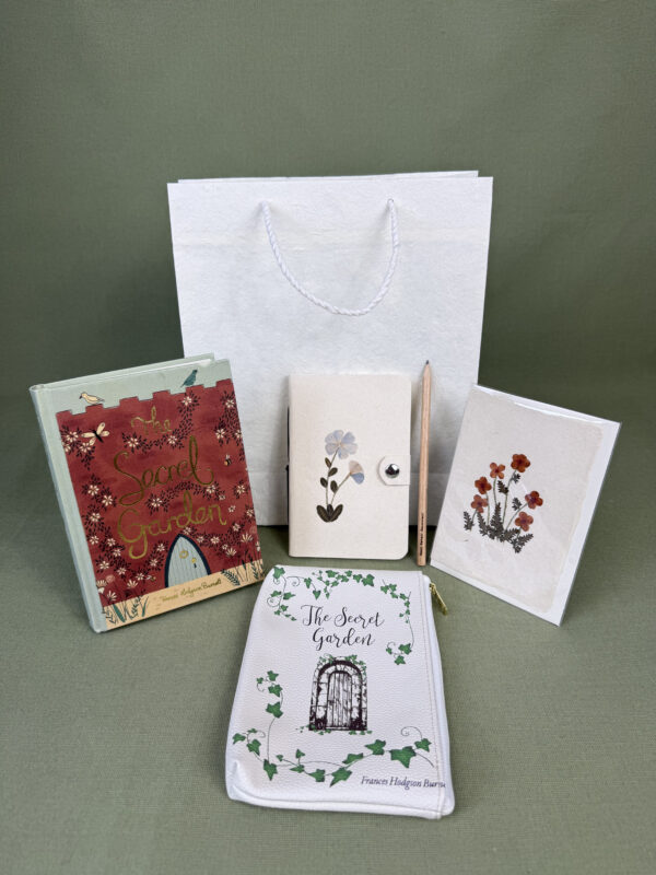 Little Treasures No. 23 – The Secret Garden Reading & Writing Set