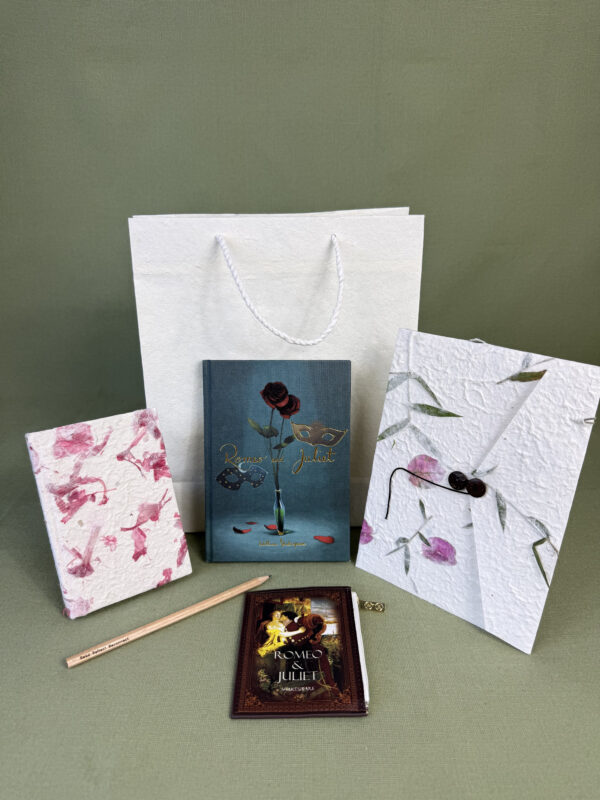 Little Treasures No. 32 – Romeo and Juliet Literary Gift Set