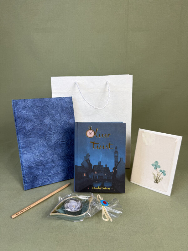 Little Treasures No. 36 – Oliver Twist Reading & Reflection Set