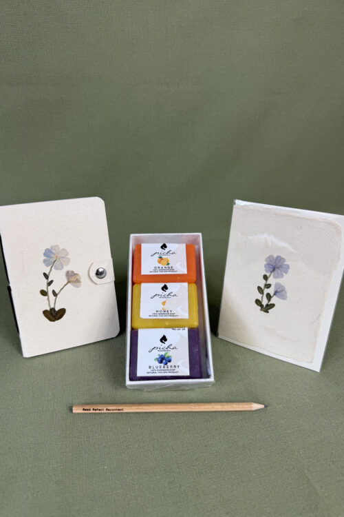 IMG_5112 Little Treasures No. 51 – Pressed Flowers & Self-Care Gift Set