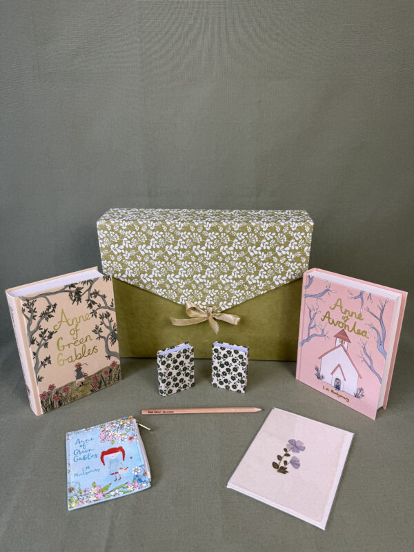 Little Treasures No. 53 – Anne of Green Gables Literary Keepsake Set