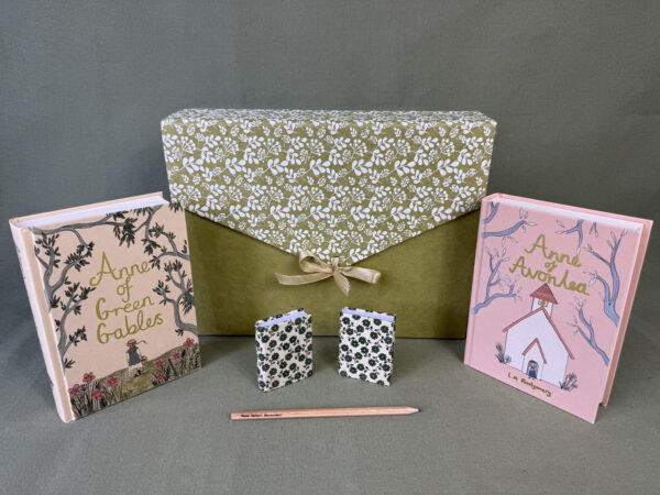 Little Treasures No. 53 – Anne of Green Gables Literary Keepsake Set